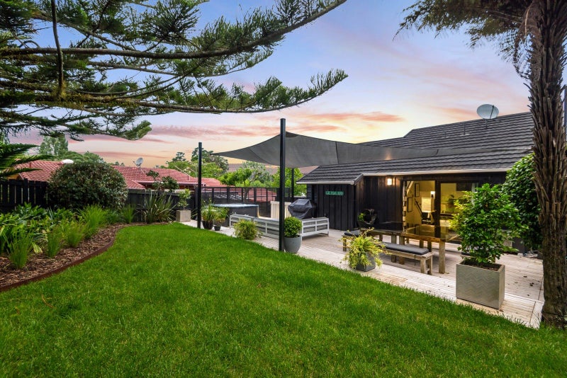 3 Sandiacre Way, Browns Bay, Auckland - Carousel 2