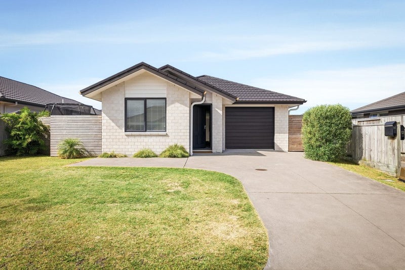 14 Kanapa Close, Papamoa - Carousel 1