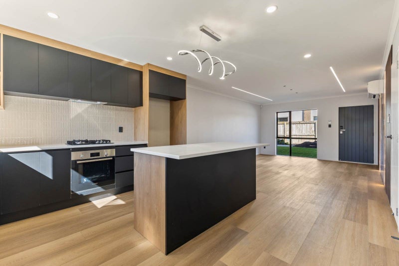 81B Motatau Road, Papatoetoe, Auckland - Carousel 1