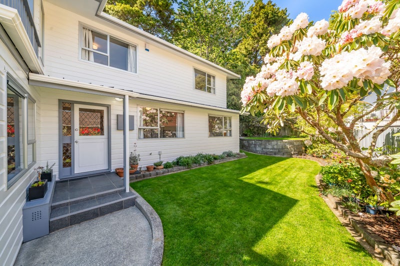 14 Johnswood Grove, Clouston Park, Upper Hutt - Carousel 2