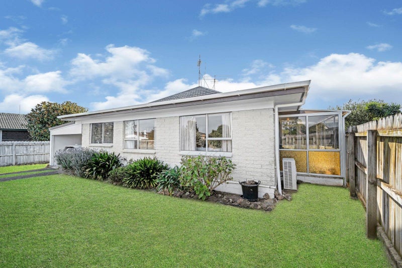 1/6 Tina Place, Sunnyhills, Auckland - Carousel 2