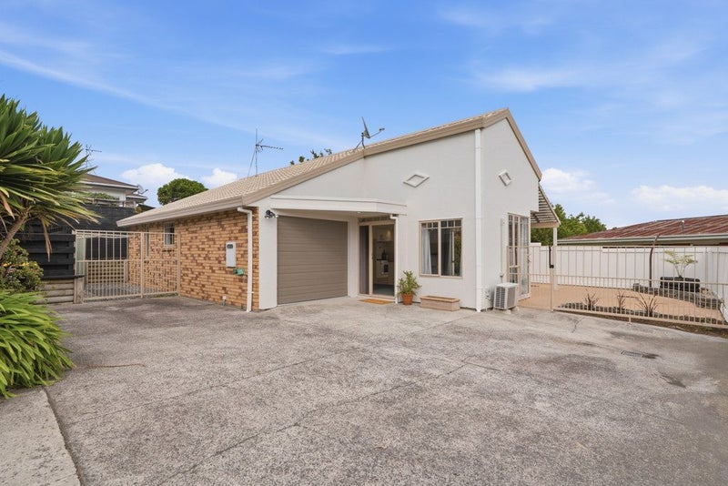 22B Otumoetai Road, Judea, Tauranga - Carousel 1