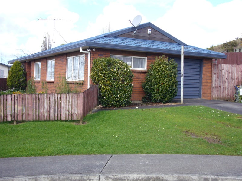 4 Sherpa Place, Massey, Auckland - Carousel 1