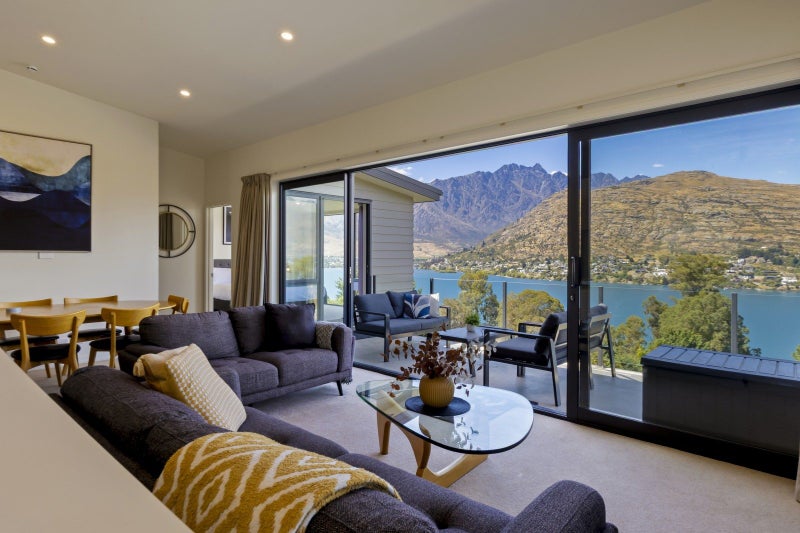 8 Goldrush Way, Queenstown, Queenstown - Carousel 2