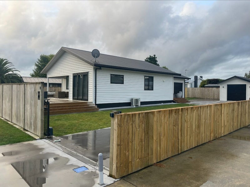 19 Thompson Street, Leamington, Cambridge - Carousel 2