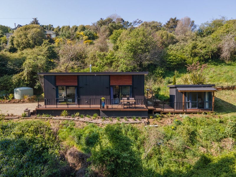 10 Bute Street, Moeraki - Carousel 1