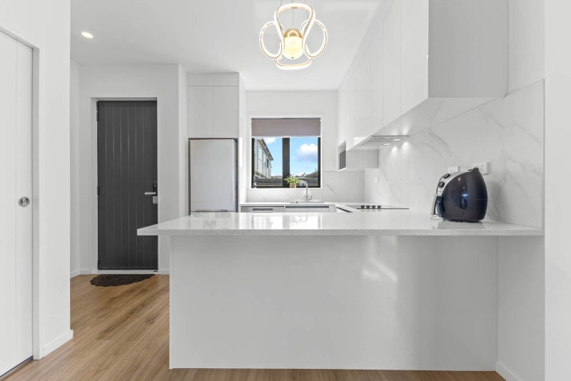 1/101 Botany Road, Botany Downs, Auckland - Carousel 1