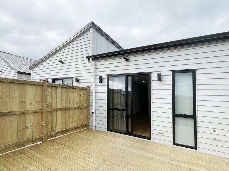 16 Kaapehu Street, Karaka, Papakura - Carousel 1