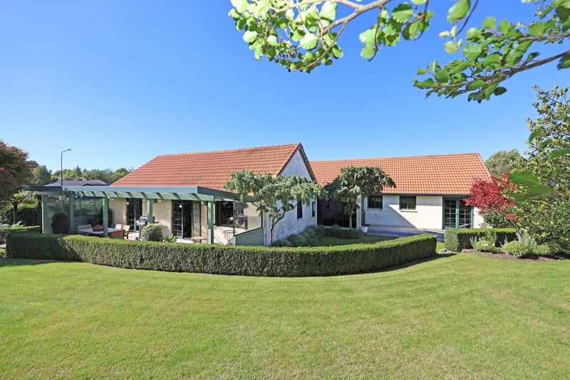 25 Grove Avenue, Weston, Oamaru - Carousel 1