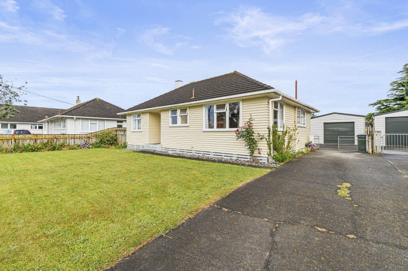 5 Ventura Grove, Bulls - Carousel 1