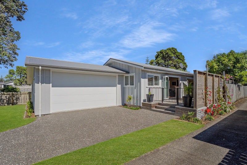 207A The Square, Whangamata, Whangamata - Carousel 2