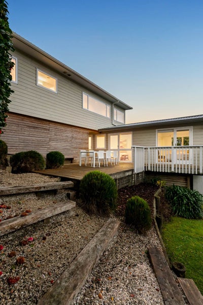 18 Sandford Street, Campbells Bay, Auckland - Carousel 50