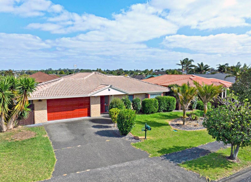 27 Glenross Drive, Wattle Downs, Auckland - Carousel 1