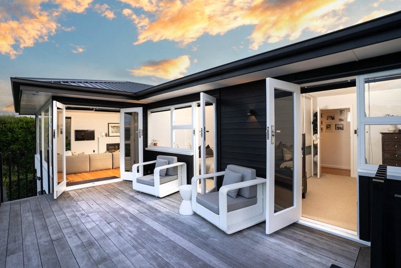 7 Freeman Street, Mount Pleasant, Christchurch - Carousel 2