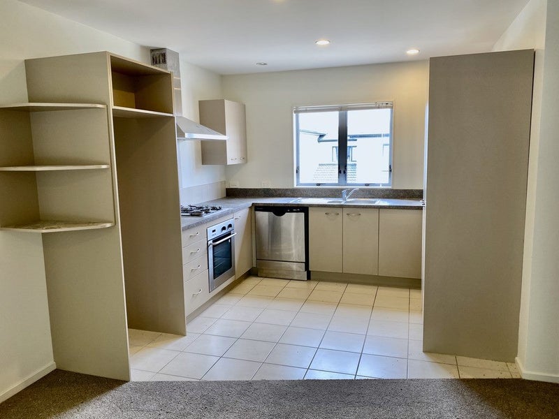 13/22 Northcross Drive, Oteha, Auckland - Carousel 2