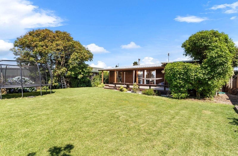 33 Hadley Wood Drive, Wattle Downs, Auckland - Carousel 2