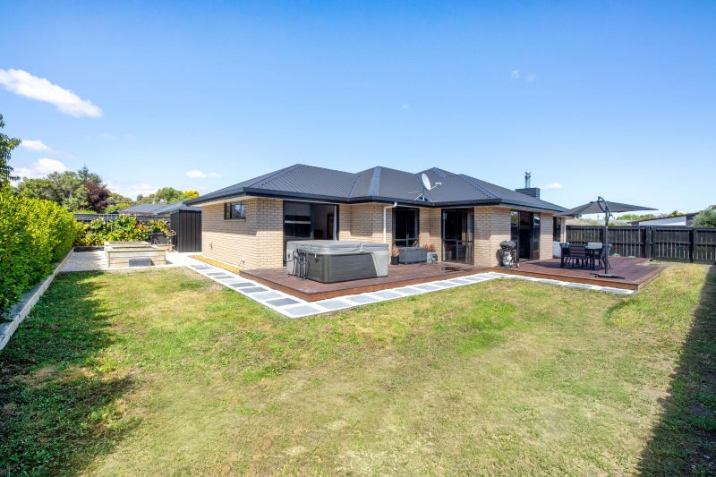 22 McAllister Place, Renwick, Renwick - Carousel 1