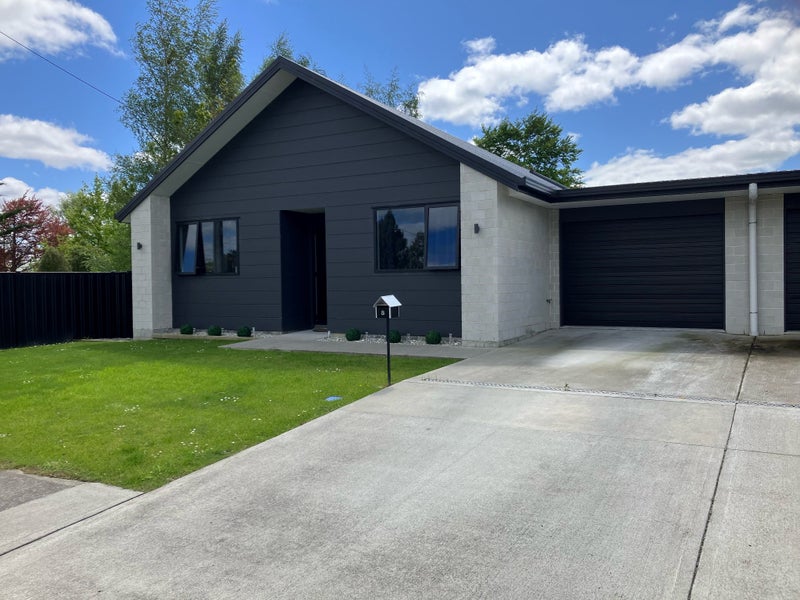8 Moore Street, Milton, Milton - Carousel 1