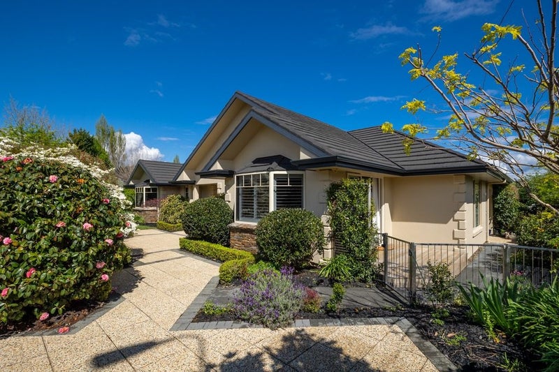 2 Aratia Way, Richmond, Richmond - Carousel 1