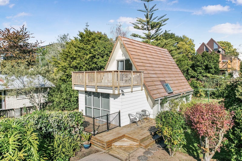 64 Hazelwood Avenue, Dinsdale, Hamilton - Carousel 1