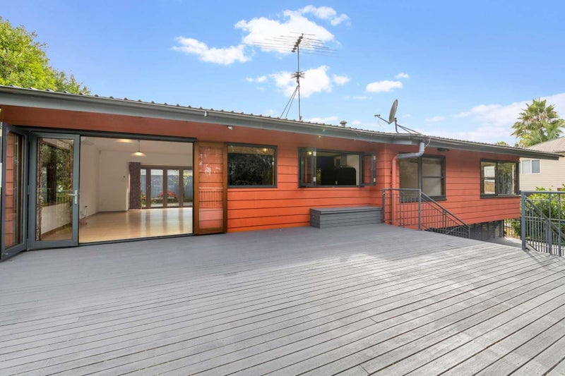 38 Valley View Road, Glenfield, Auckland - Carousel 1