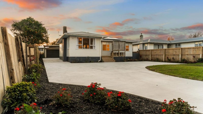 37 Mckenzie Road, Mangere Bridge, Auckland - Carousel 1