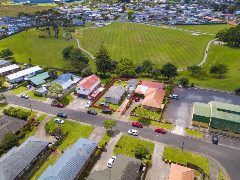24 Freda Place, Favona, Auckland - Carousel 2