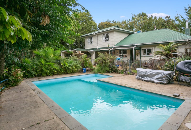 16 Momona Road, Piarere, Tīrau - Carousel 1