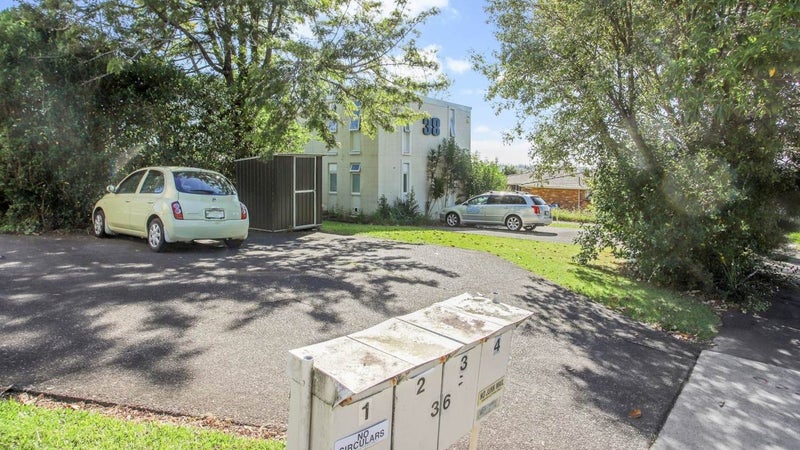 4/36 Strong Street, Saint Johns, Auckland - Carousel 1