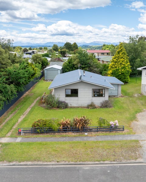 4 Pompolona Street, Te Anau, Te Anau - Carousel 20