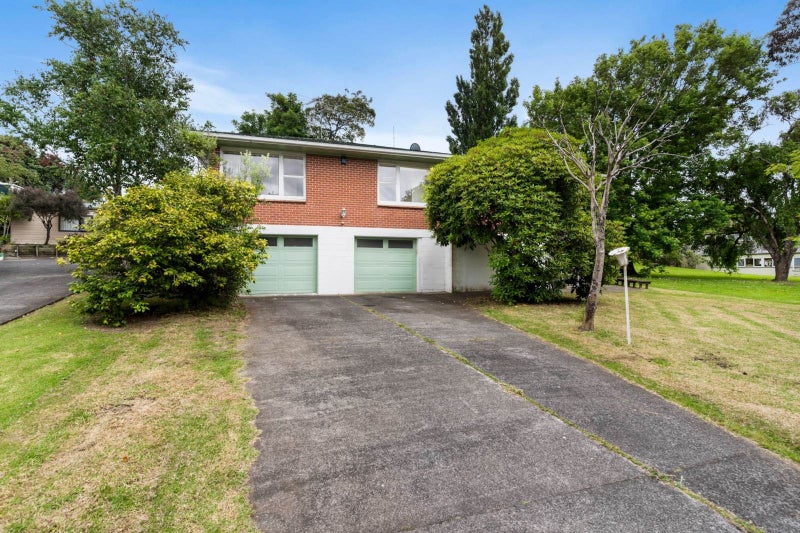 5 Gerwyn Place, Pakuranga Heights, Auckland - Carousel 1