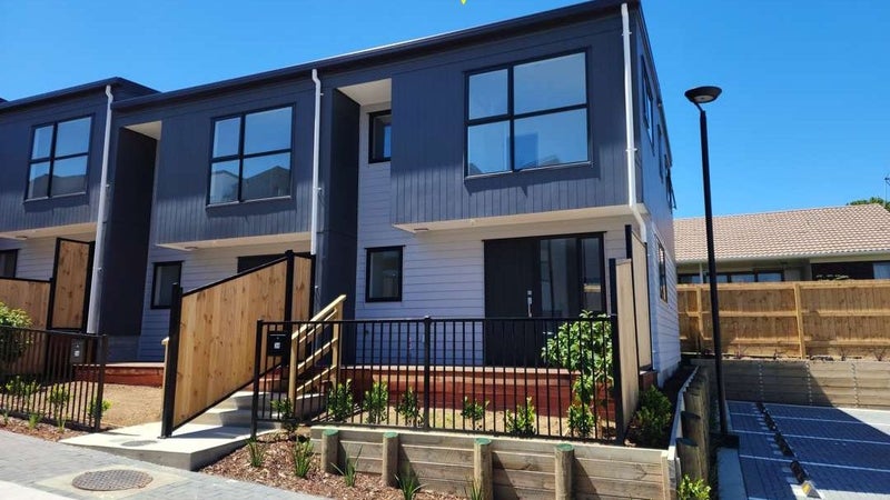 36 Raupeti Lane, Henderson, Auckland - Carousel 1