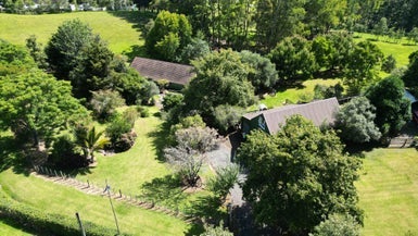 376 Whitford Park Road, Manurewa - Carousel 1