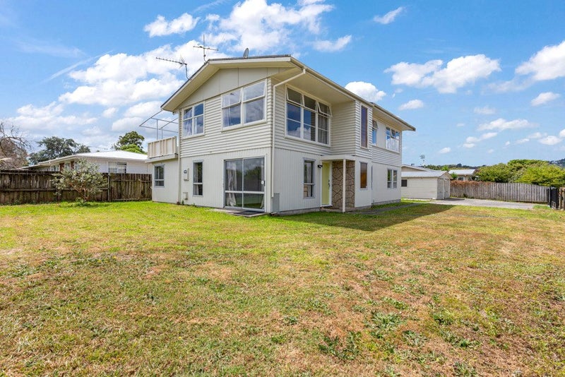 32 Eastburn Street, Papakura, Papakura - Carousel 2