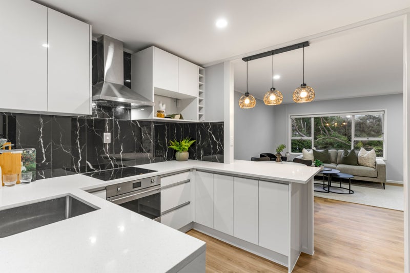 1/17 Emirau Place, Glenfield, Auckland - Carousel 1