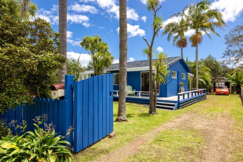 30 Nikau Road, Waiheke Island , Waiheke Island - Carousel 1