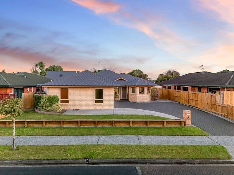 46 Waiwherowhero Drive, St Andrews, Hamilton - Carousel 1