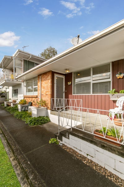 6A Mountain View Road, Morningside, Auckland - Carousel 26