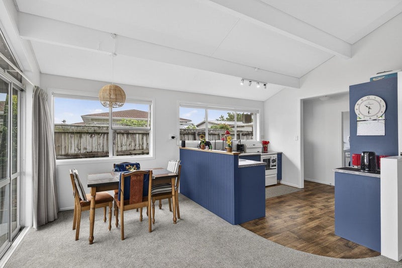 8 Evelyn Place, Welbourn, New Plymouth - Carousel 2