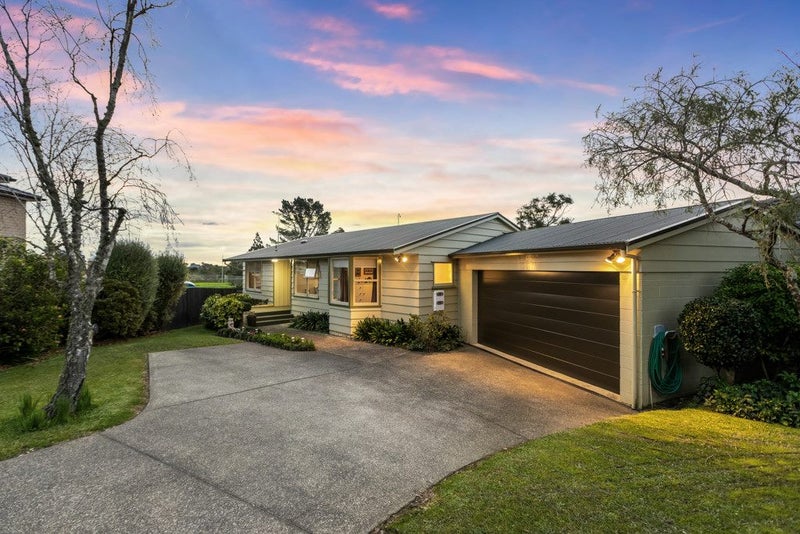 24 Litten Road, Cockle Bay, Auckland - Carousel 2