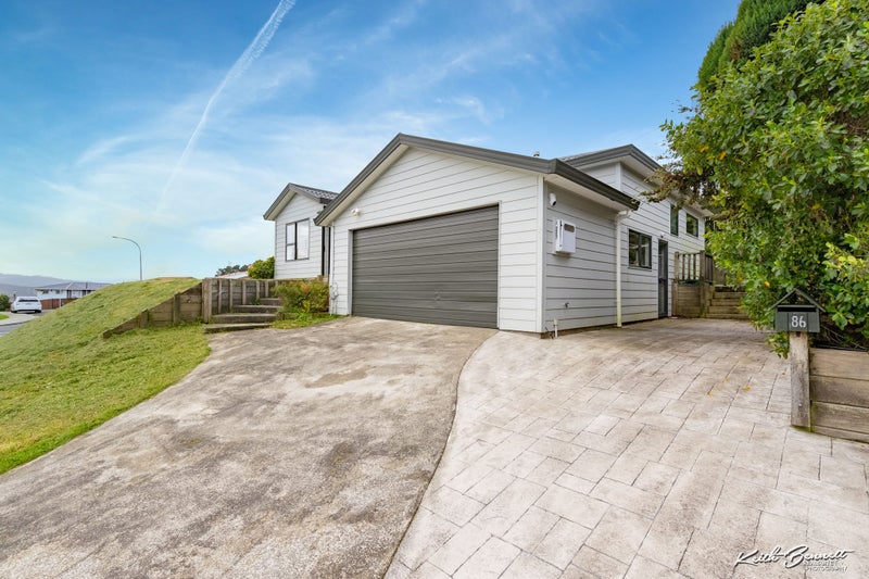 86 Baylands Drive, Newlands, Wellington - Carousel 1