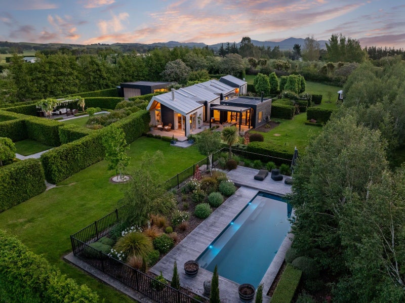 12 Campbell Drive, Martinborough, Martinborough - Carousel 1