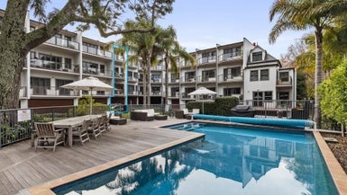 9/177 Hurstmere Road, Takapuna, Auckland - Carousel 1