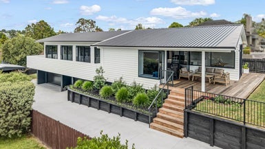 61 Churchill Road, Cockle Bay, Auckland - Carousel 1