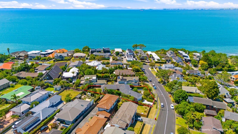 36 Montgomery Avenue, Rothesay Bay, Auckland - Carousel 2