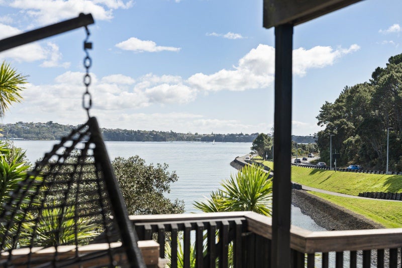2/7 Masefield Avenue, Herne Bay, Auckland - Carousel 2