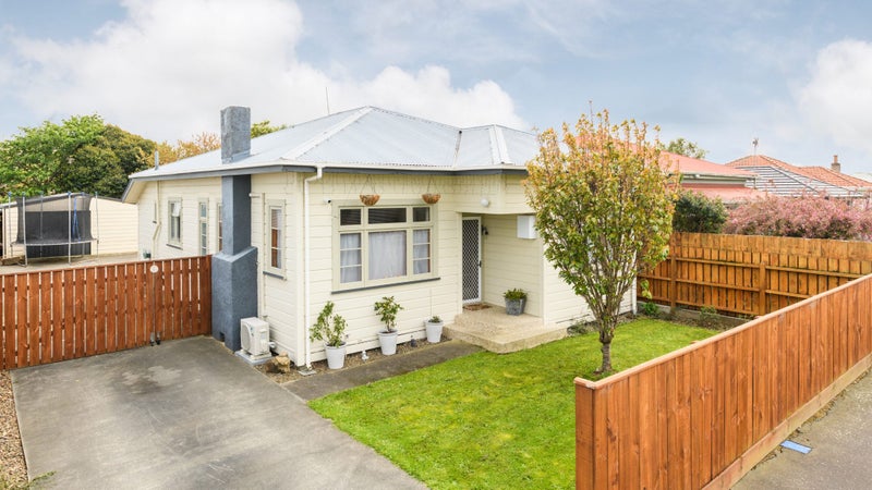 25 Edgeware Road, Palmerston North, Palmerston North - Carousel 1