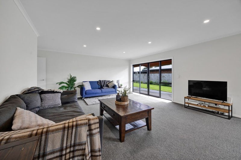 37 Dillon Drive, Bell Block, New Plymouth - Carousel 2