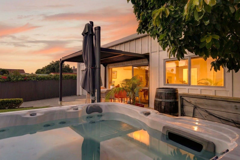 234 Te Awa Avenue, Awatoto, Napier - Carousel 1