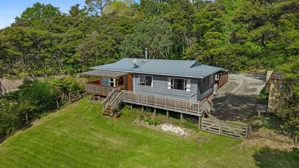 93 Mcentee Road, Waitakere, Auckland - Carousel 1